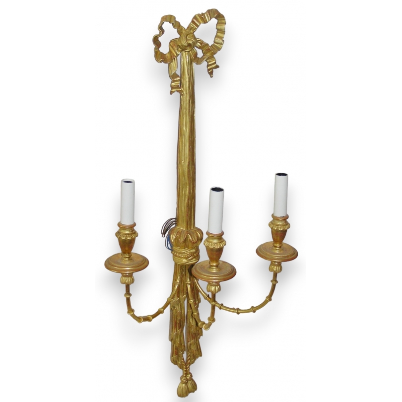Louis XVI-style wall light in gilded wood at  Moinat SA  - Antiques and home décor