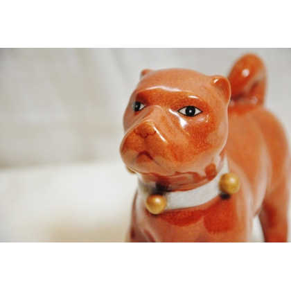 Pair of porcelain dogs, colours as shown on  Moinat SA  - Antiques and home décor
