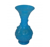 Grand vase en opaline bleue avec motifs