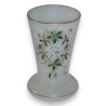  Vase en opaline blanche, décor fleurs, sur  Moinat SA  - Antiquités décoration