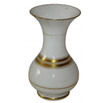 Vase en opaline blanche et dorée