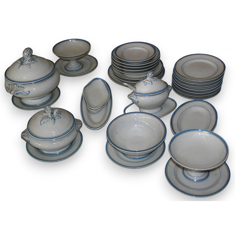 White and blue porcelain tea set from Moinat SA – Antiques and home décor
