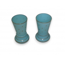 Paire de vases en opaline bleu clair