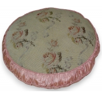 Coussin en tapisserie aux petits points