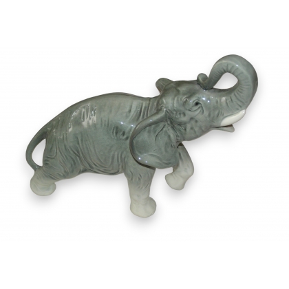 Eléphant en faïence