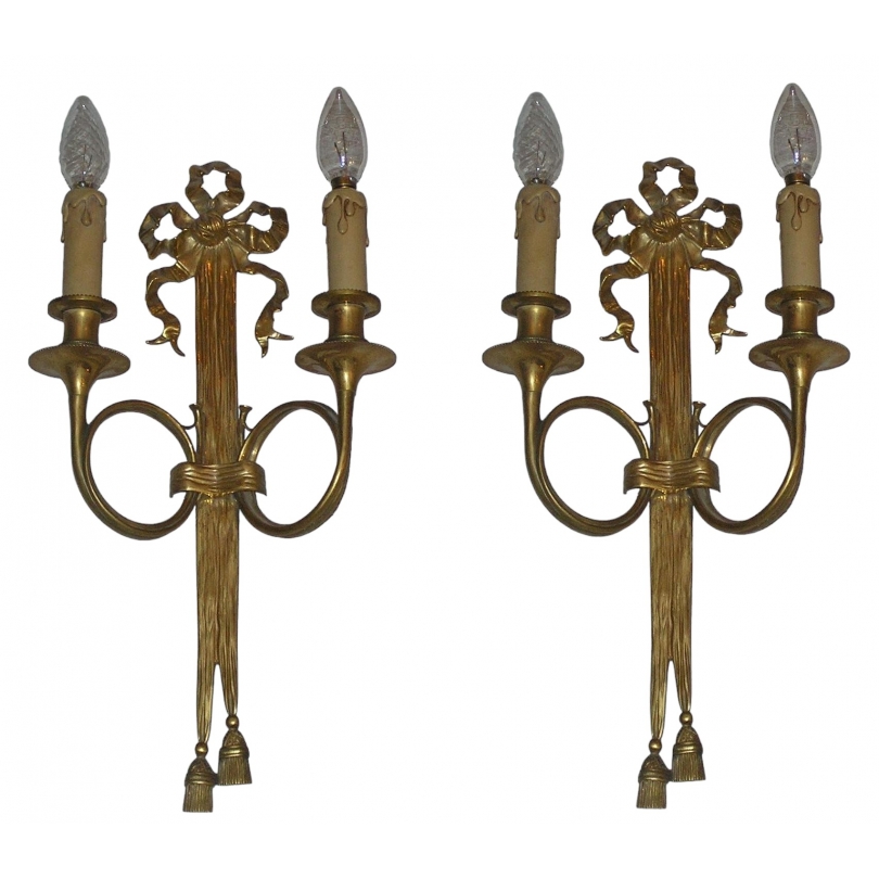 Pair of Louis XVI-style wall lights "Cor sur" by Moinat SA – Antiques and home décor