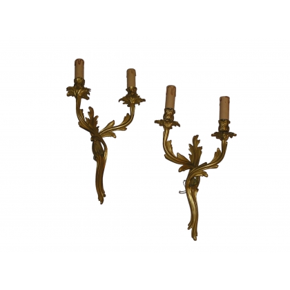 Ein Paar Wandleuchten im Louis-XV-Stil aus Bronze, 2 Stück bei Moinat SA – Antiquitäten und Dekoration