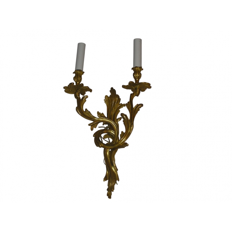 Louis XV-style wall light in gilded bronze, from  Moinat SA  - Antiques and home décor