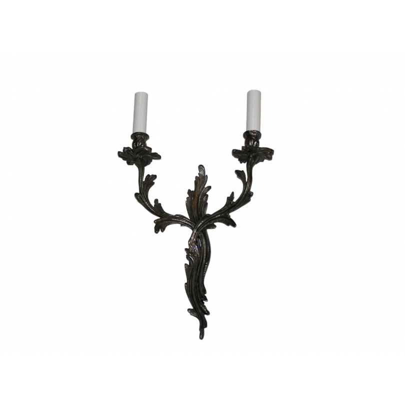 Wandleuchte im Louis-XV-Stil aus versilberter Bronze, 2 Stück bei Moinat SA – Antiquitäten und Dekoration