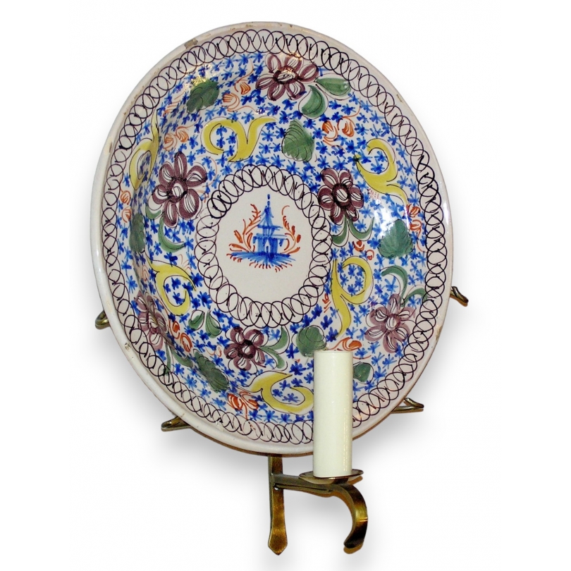 Applique-assiette ancienne