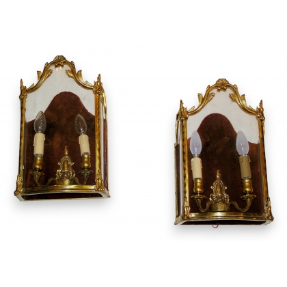 Ein Paar Wandleuchten im Louis-XV-Stil, vergoldete Bronze, von Moinat SA – Antiquitäten und Dekoration