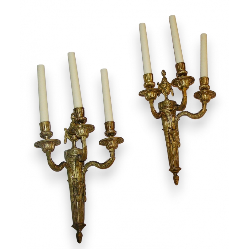 Pair of Louis XVI-style wall lights, by Moinat SA – Antiques and home décor