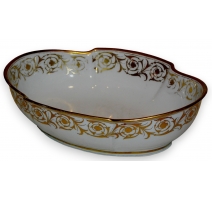 Plat ovale en porcelaine, décor doré
