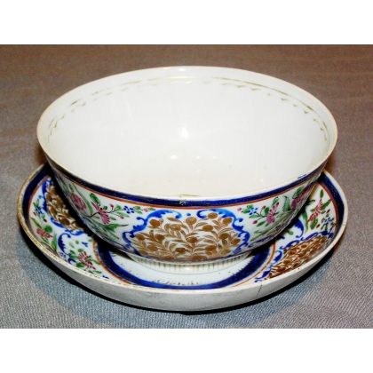 Bowl with saucer, China (Cheveu) at  Moinat SA  - Antiques and home décor