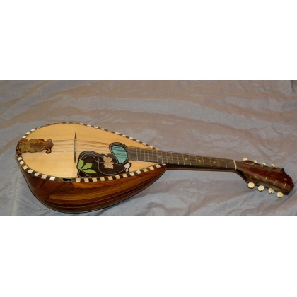 Mandoline avec son étui