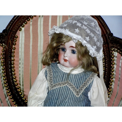  Poupée en porcelaine de Simon et Halbig sur  Moinat SA  - Antiquités décoration