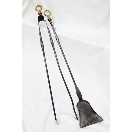  Pelle et pince en fer forgé/bronze sur  Moinat SA  - Antiquités décoration
