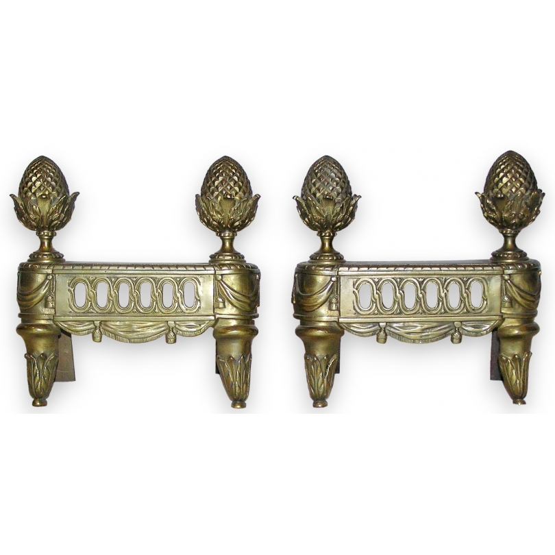  Paire de chenets Louis XVI "Glands" sur  Moinat SA  - Antiquités décoration