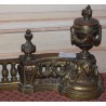  Paire de chenets Louis XVI en bronze sur  Moinat SA  - Antiquités décoration