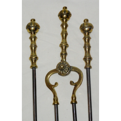  Set d'outils de cheminée "Boule" sur  Moinat SA  - Antiquités décoration
