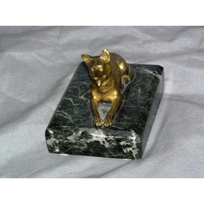Bronze \"Chien\" sur socle en marbre vert