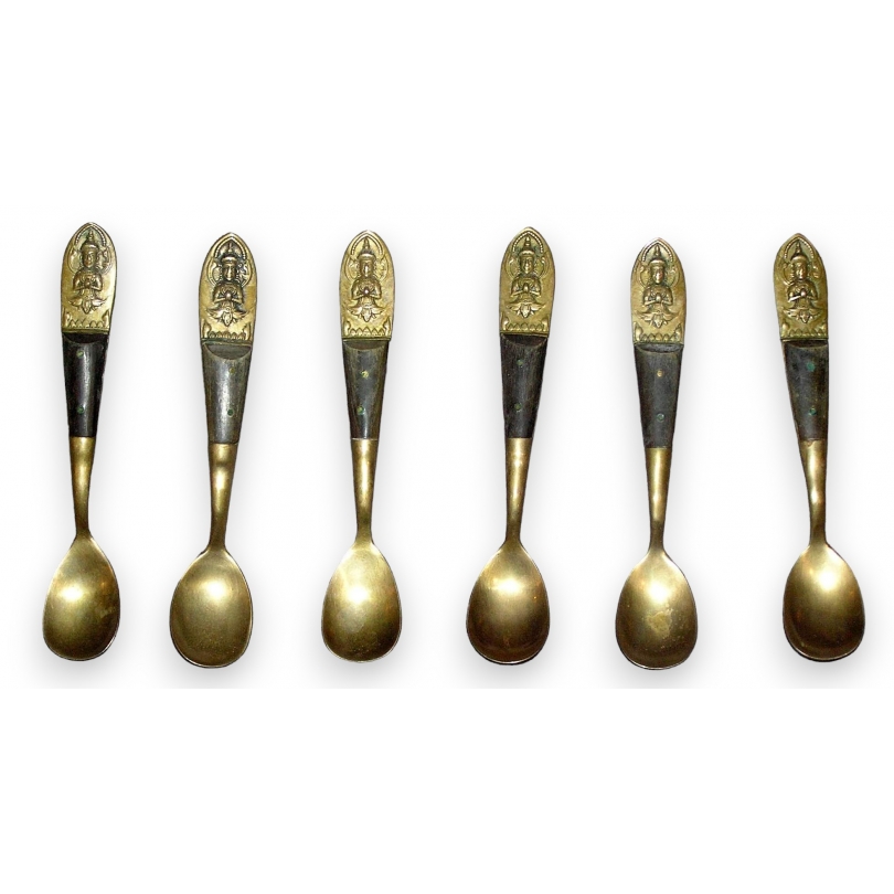 Série de 6 cuillères en métal, décor