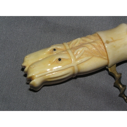 "Horse" bone corkscrew at Moinat SA – Antiques and home décor