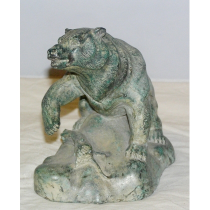 Petit ours en bronze