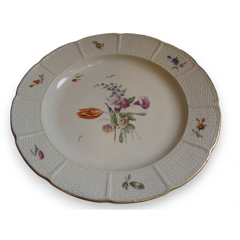 "Fleurs" porcelain plate by Moinat SA – Antiques and home décor