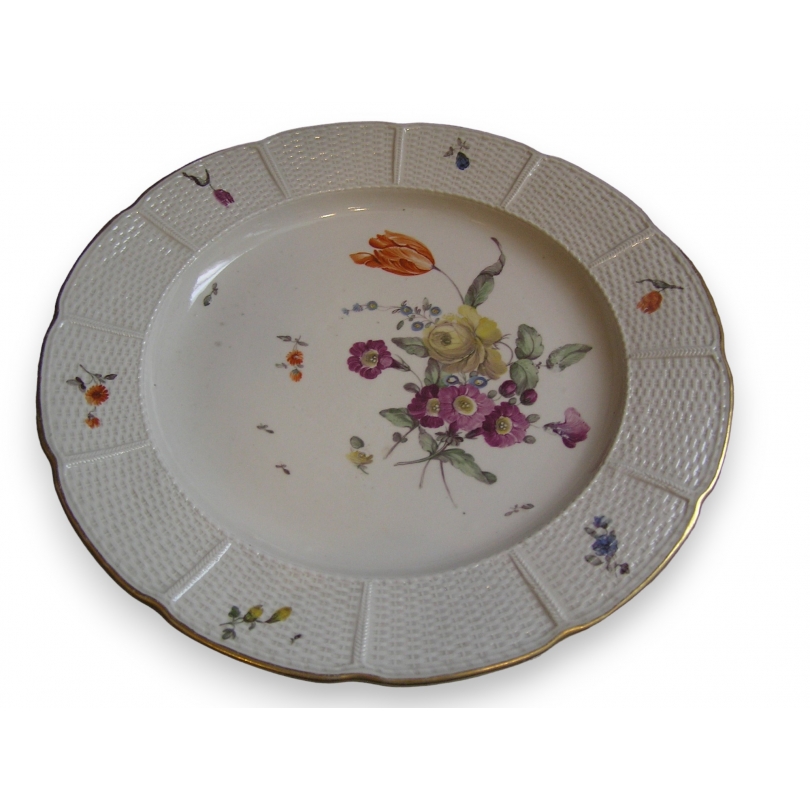 Assiette "Fleurs" en porcelaine de Ludwigsburg