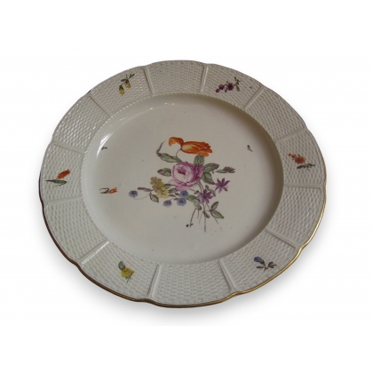 Assiette \"Fleurs\" en porcelaine de Ludwigsburg