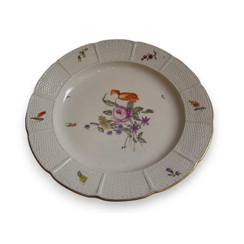 Assiette \"Fleurs\" en porcelaine de Ludwigsburg