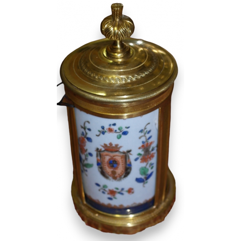 Pot à tabac en porcelaine de Samson