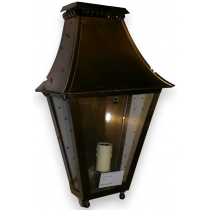 Single-bulb brass lantern at  Moinat SA  - Antiques and home décor