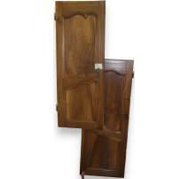 Paire de portes d'armoire en noyer