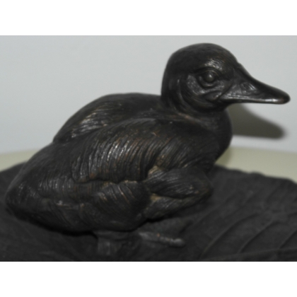 Bronze \"Caneton sur nénuphar\"