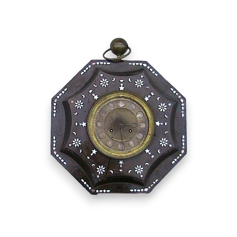 Octagonal bull’s-eye window. At  Moinat SA  – Antiques and home décor