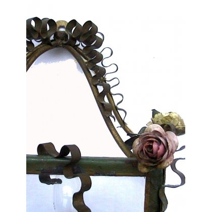 Lantern painted green. Floral design. At  Moinat SA  - Antiques and home décor