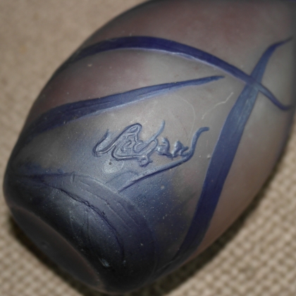  Vase soliflore bleu-violet signé RICHARD sur  Moinat SA  - Antiquités décoration