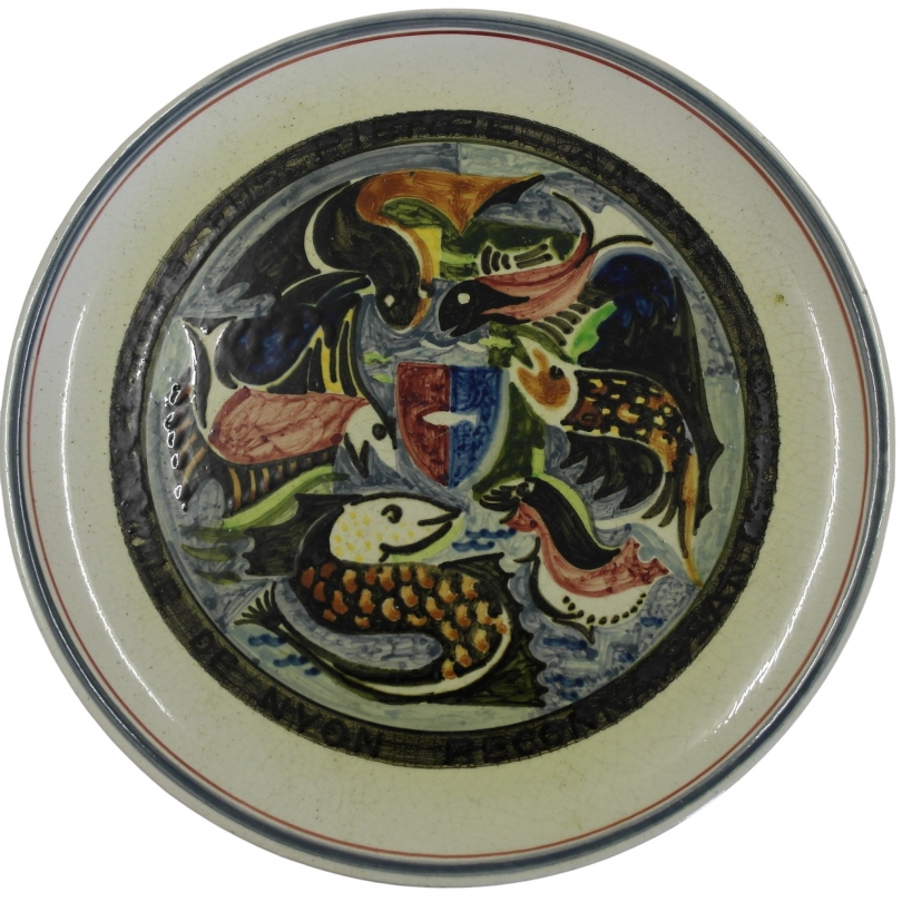 Assiette en céramique "Nyon" signée