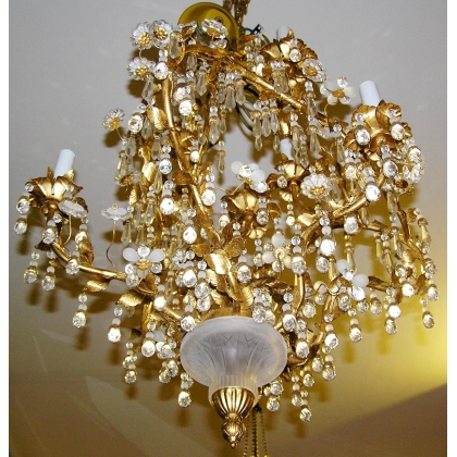 Lustre à cristaux et fer doré