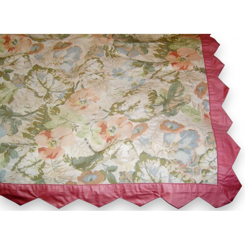 Floral tablecloth at  Moinat SA  - Antiques and home décor