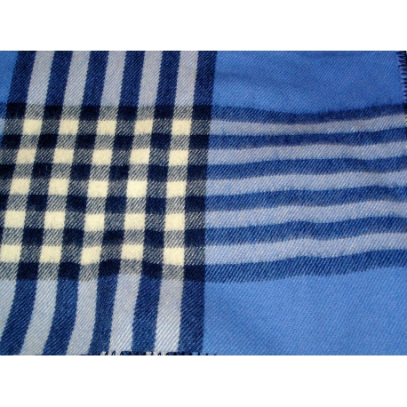 Blue cover on  Moinat SA  - Antiques and home décor