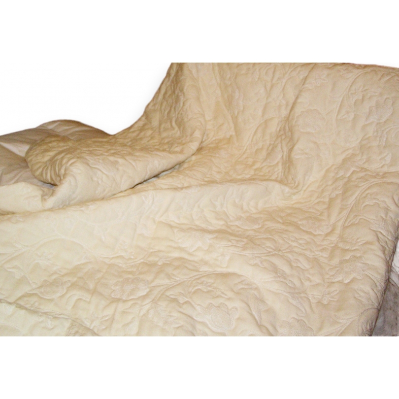Quilted bedspread with floral pattern by  Moinat SA  - Antiques and home décor