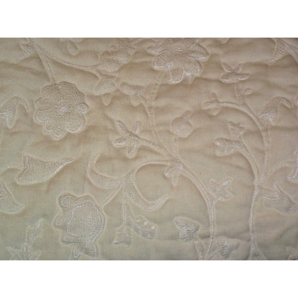 Quilted bedspread with floral pattern by  Moinat SA  - Antiques and home décor