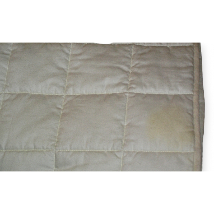 Quilted checked bedspread at  Moinat SA  - Antiques and home décor