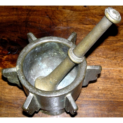 Gothic bronze mortar at  Moinat SA  - Antiques and home décor