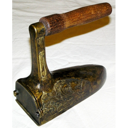 Iron at  Moinat SA  - Antiques and home décor