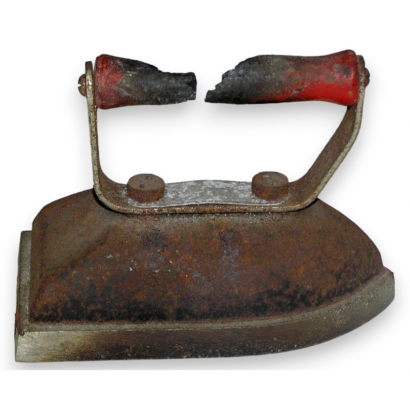 Doll’s iron at Moinat SA – Antiques and home décor