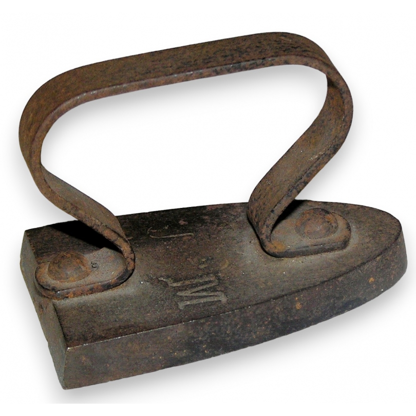 Doll’s iron at Moinat SA – Antiques and home décor
